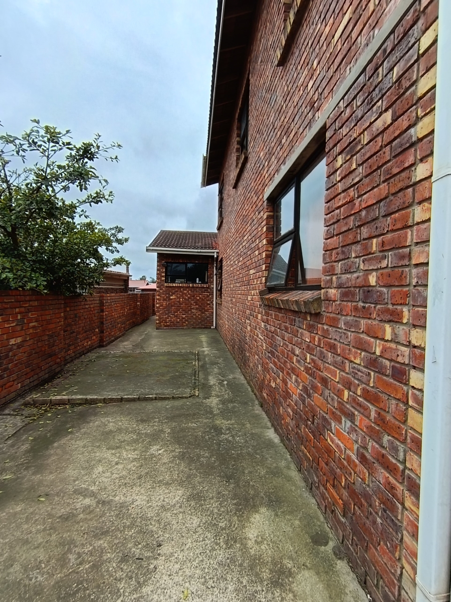 8 Bedroom Property for Sale in C Place Eastern Cape